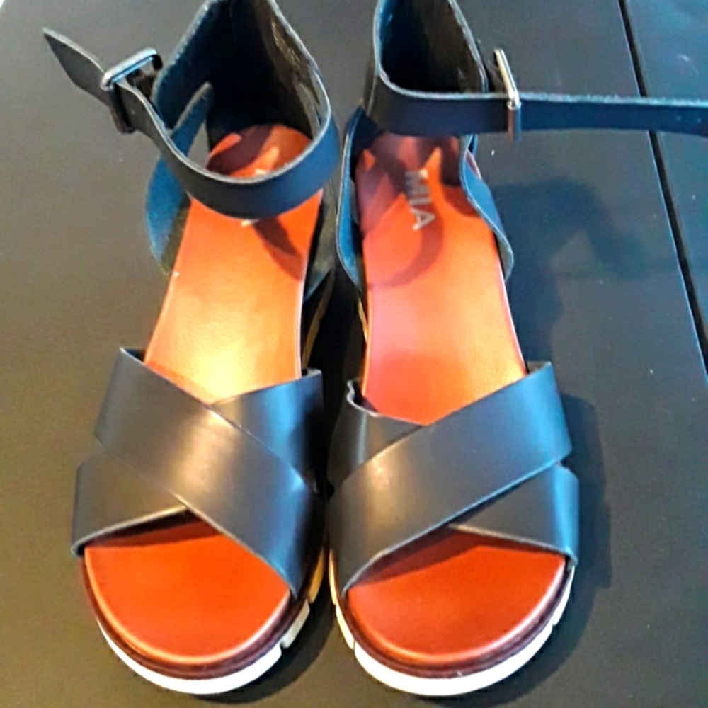 MIA sandals size 9 and 1/2 with zippered backs